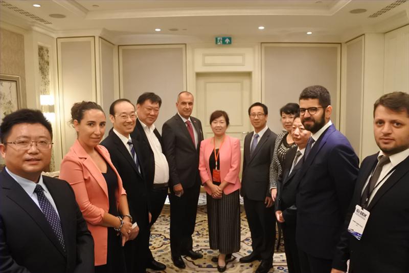 湖北省经贸代表团团长周彩娟会见重要嘉宾中外嘉宾参加洽谈会洽谈会
